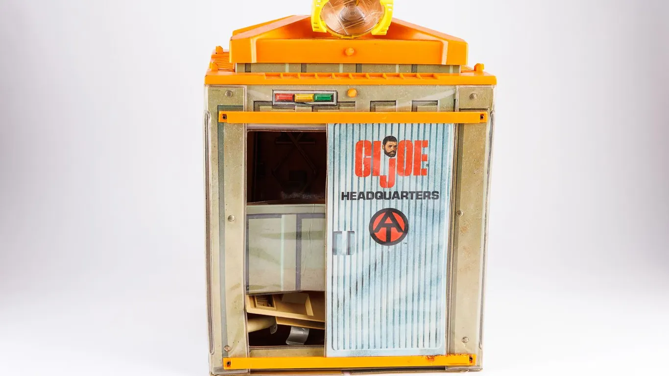 Vintage 1970s Hasbro G.I. Joe Adventure Team Mobile Command Center Playset