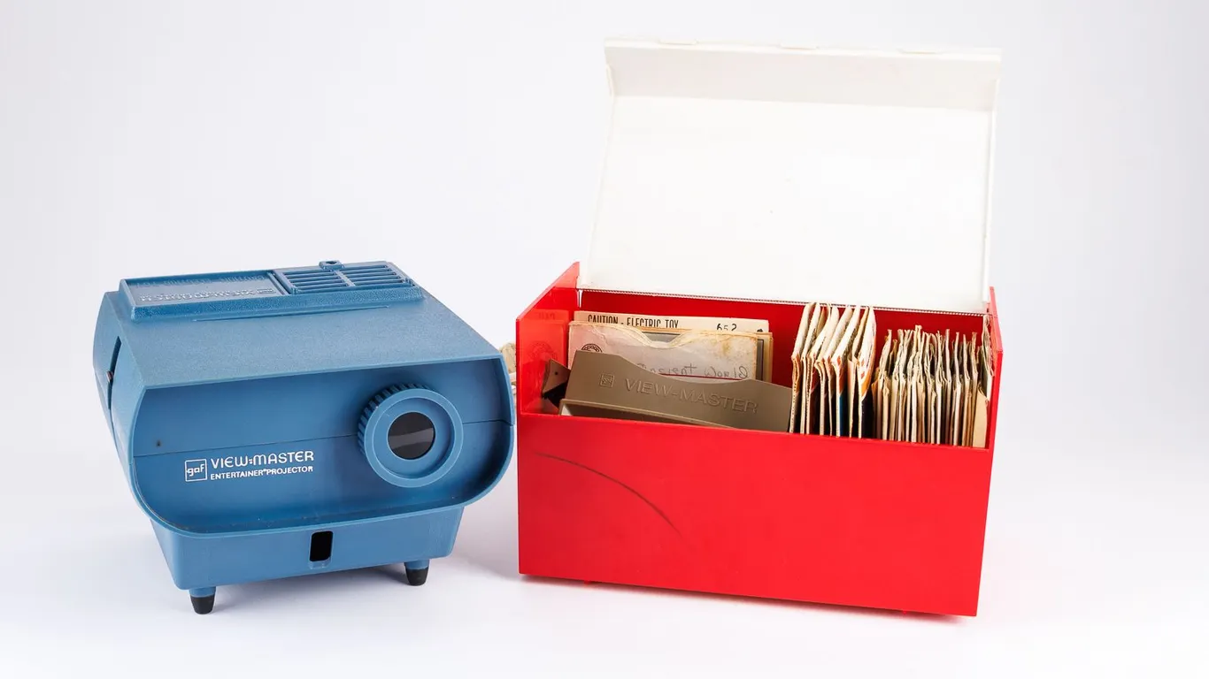 View-Master Entertainer Projector and Reels