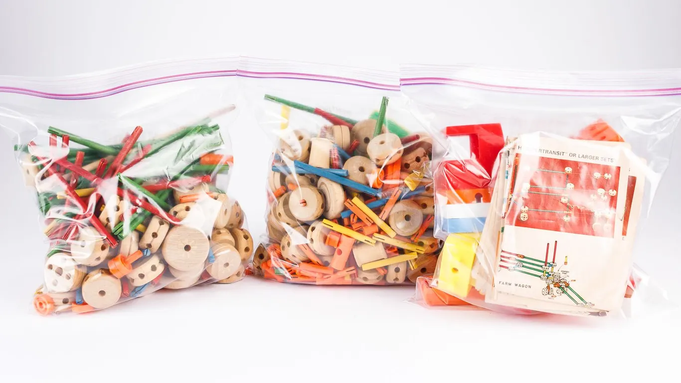 Vintage Tinkertoy Building Pieces