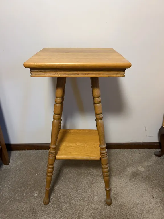 Splay Leg Oak Fern Stand