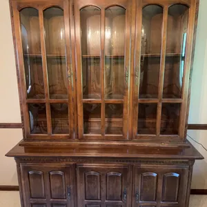 Ethan Allen Manor Collection China Hutch