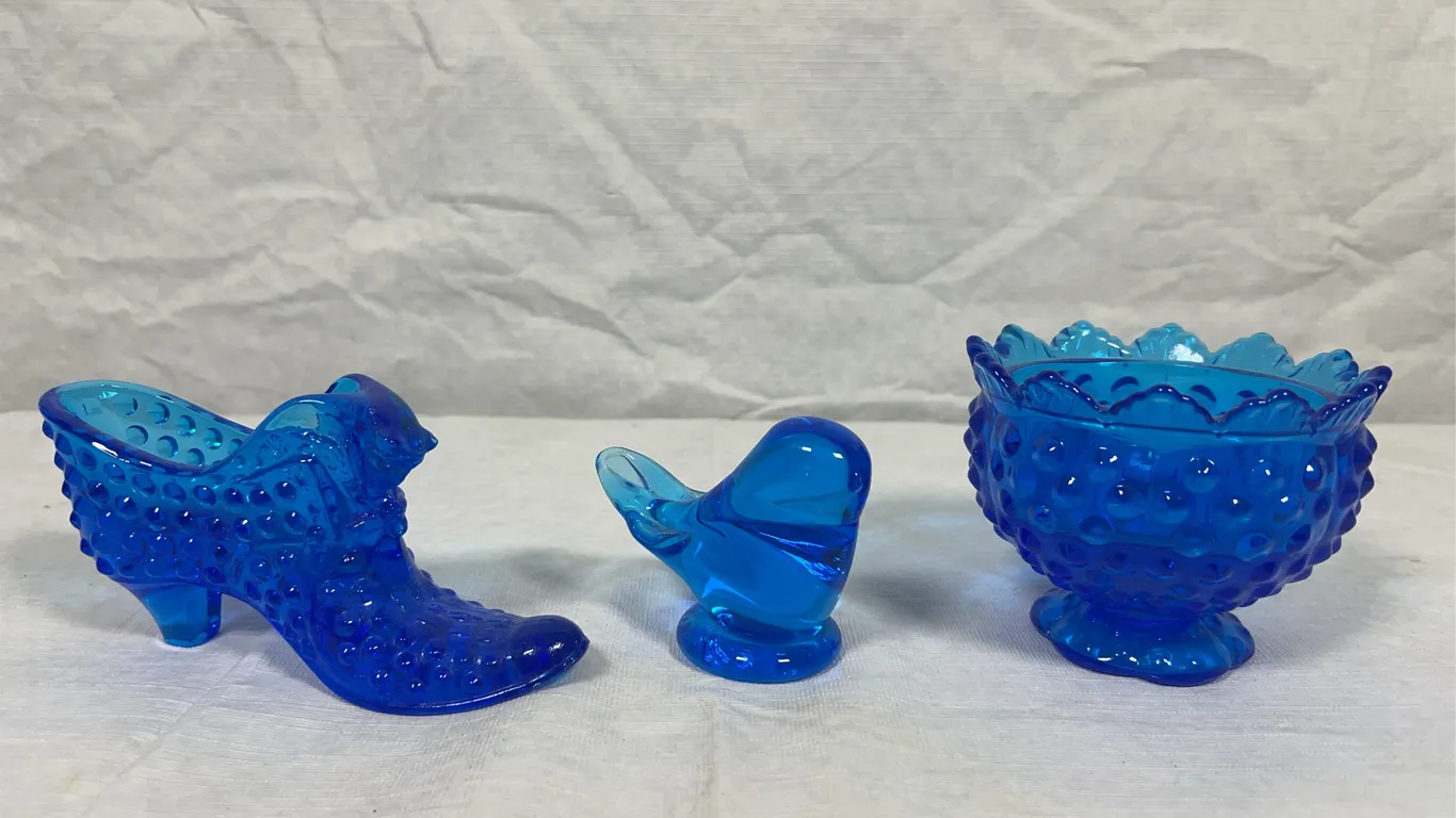 Fenton Slipper, Candlestick & Art Glass Bird