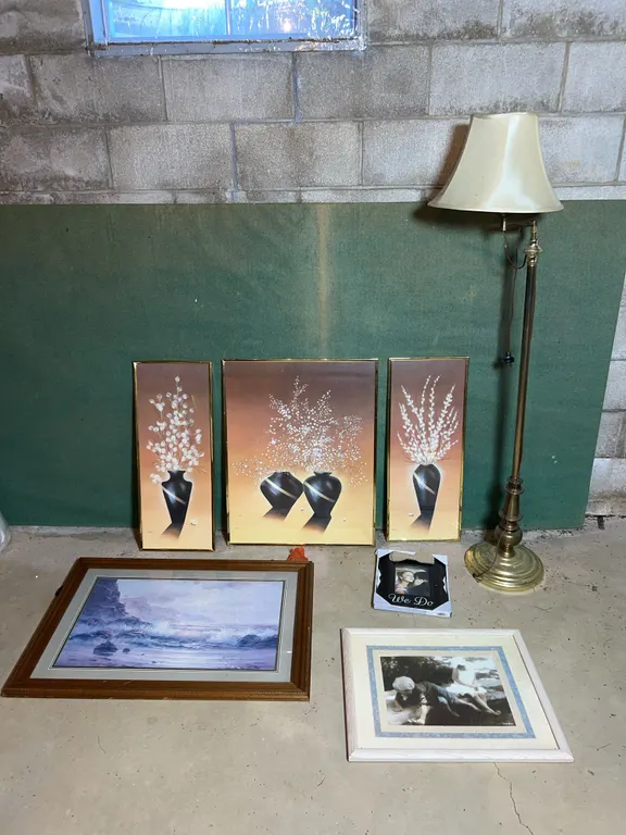 Wall Art & Floor Lamp