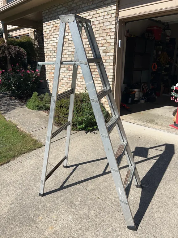 Aluminum Step Ladder