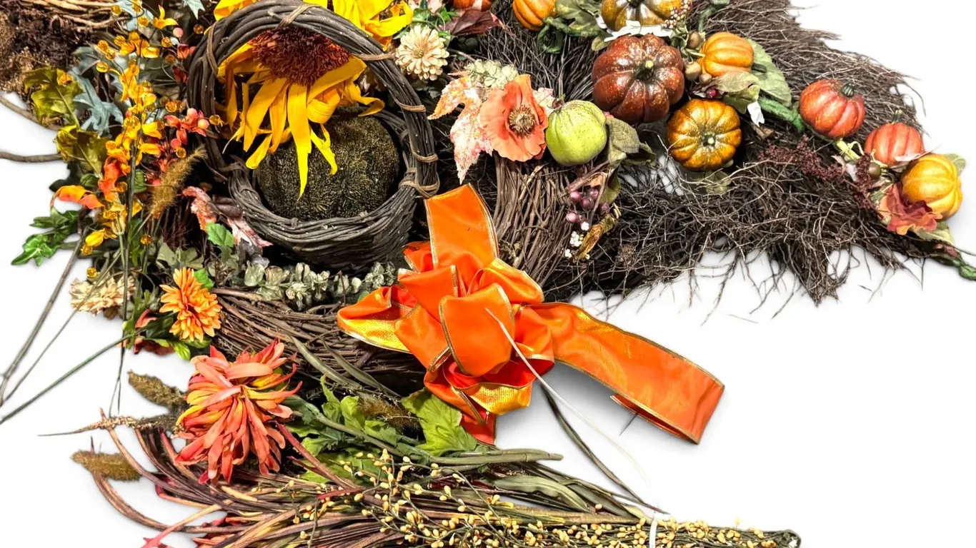 Fall-Themed Decorative Wreaths and Arrangements