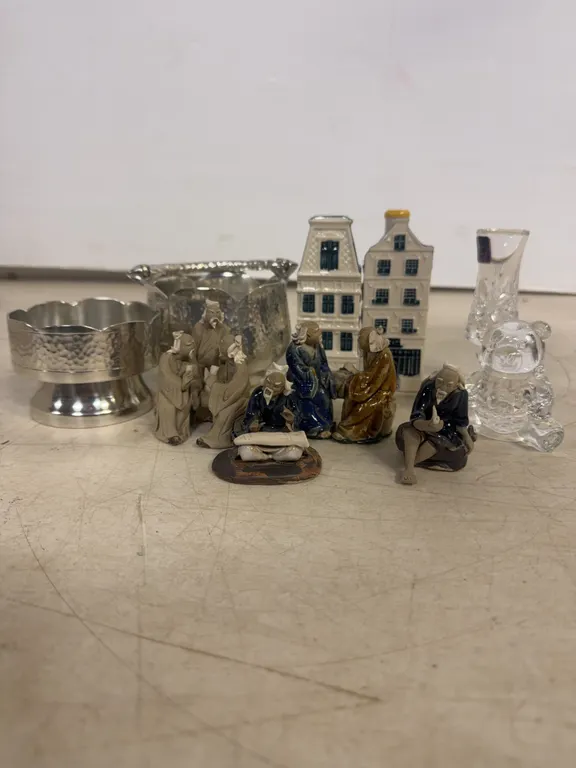 Asian Figurines, Delft-Style Houses & Decorative Metalware