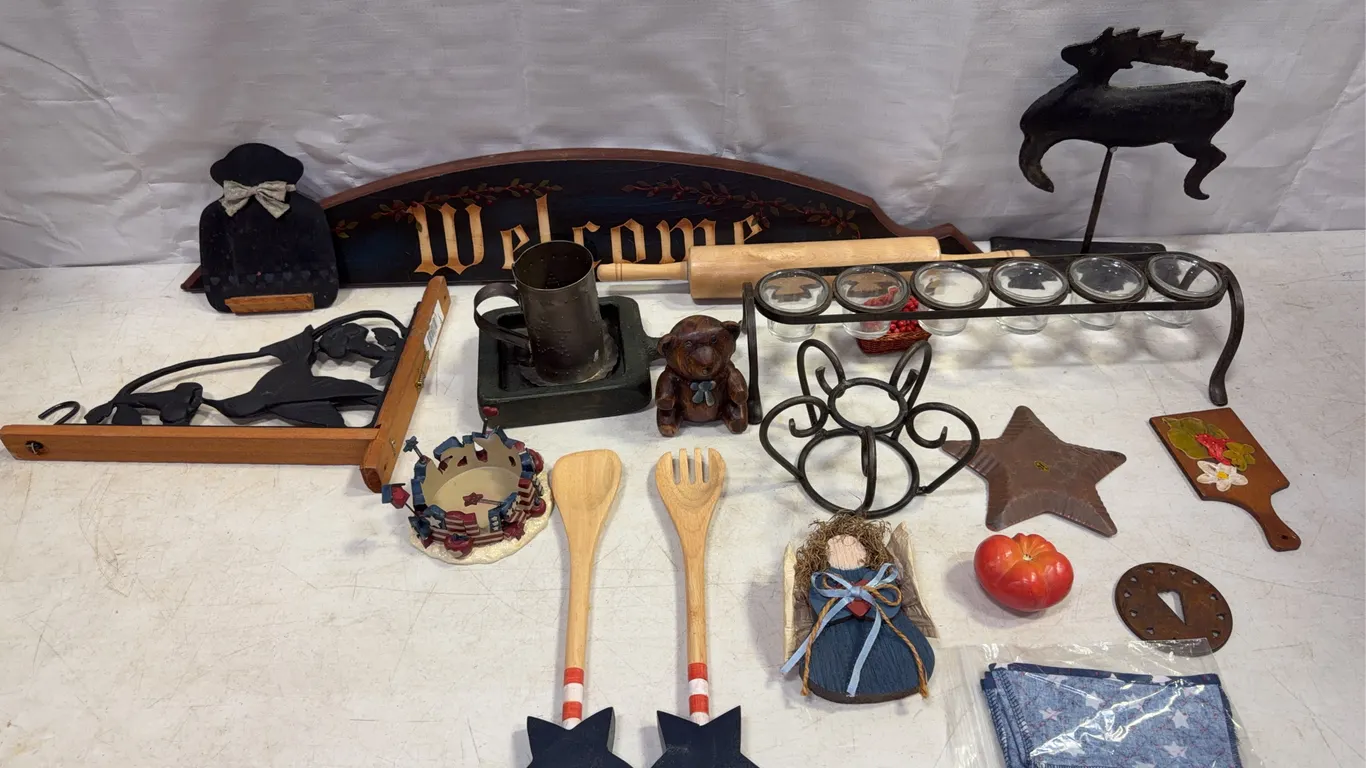 Primitive Americana & Folk Art Home Décor Collection