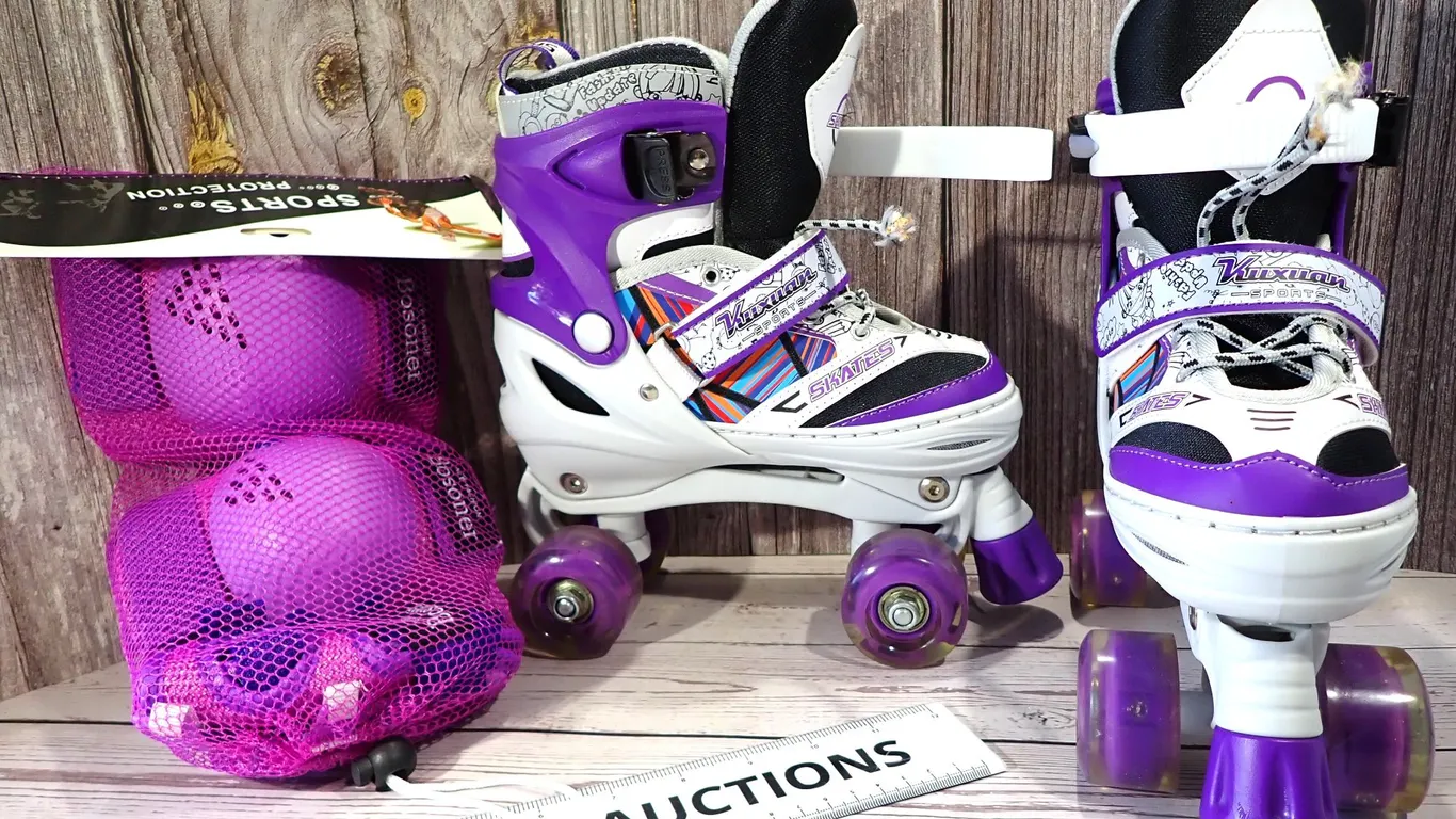 Xuxuan Adjustable Roller Skates & Bosoner Protective Gear Set