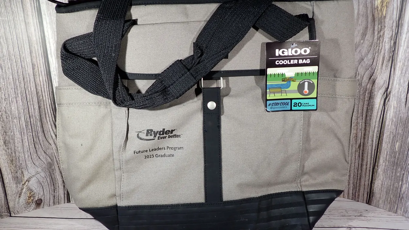 Igloo Legacy Convertible Backpack Tote Cooler Bag, 20-Can Capacity