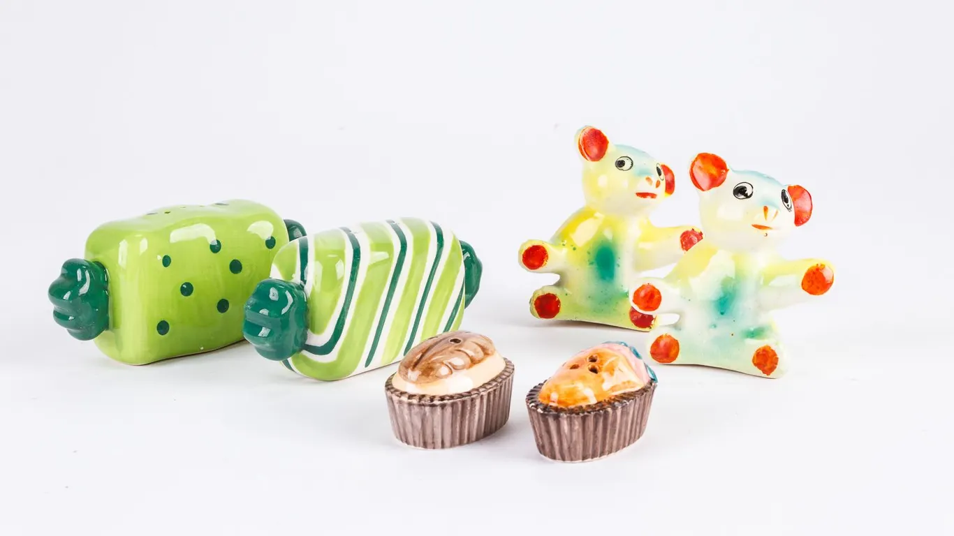 Calling All S&P Shaker Collectors! Three Vintage Sets of Shakers, Candies, Minis & Bears!