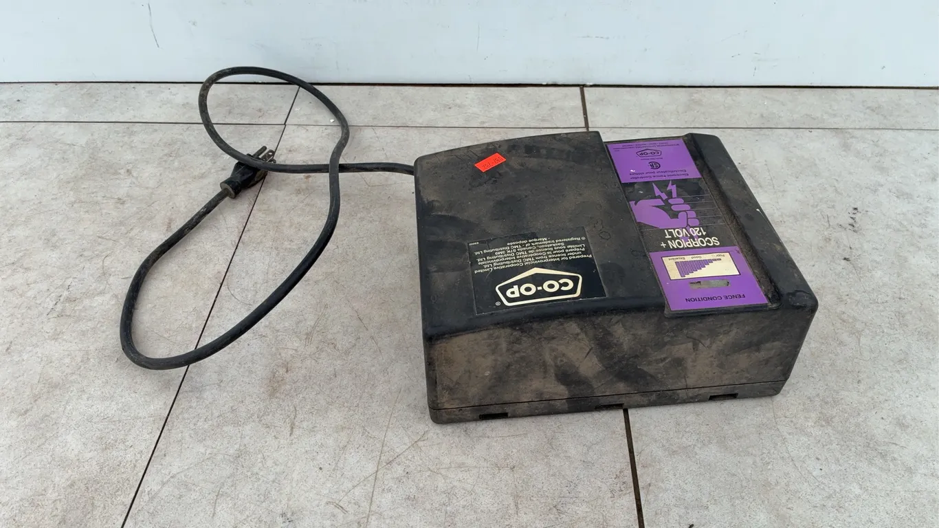 120V scorpion electric fence in working condition