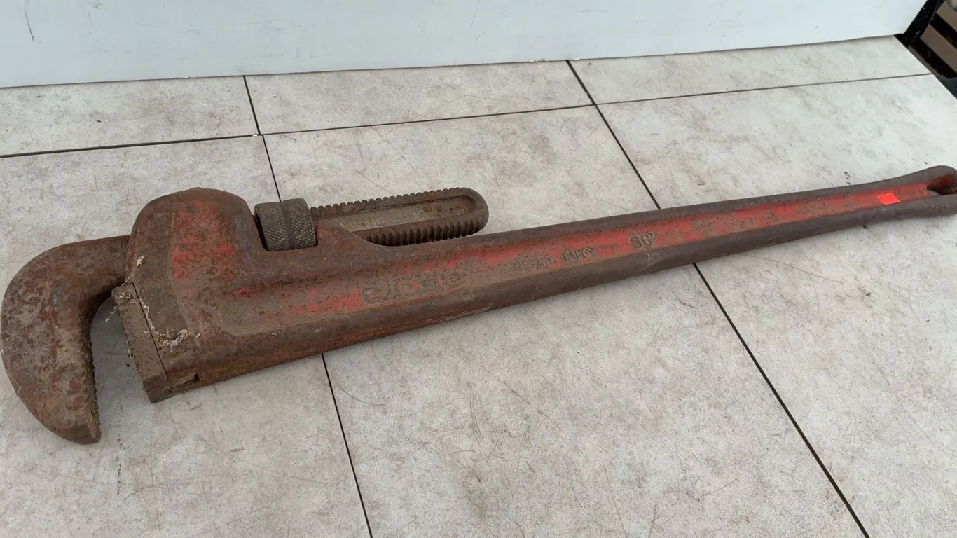 36 inch rigid pipe wrench