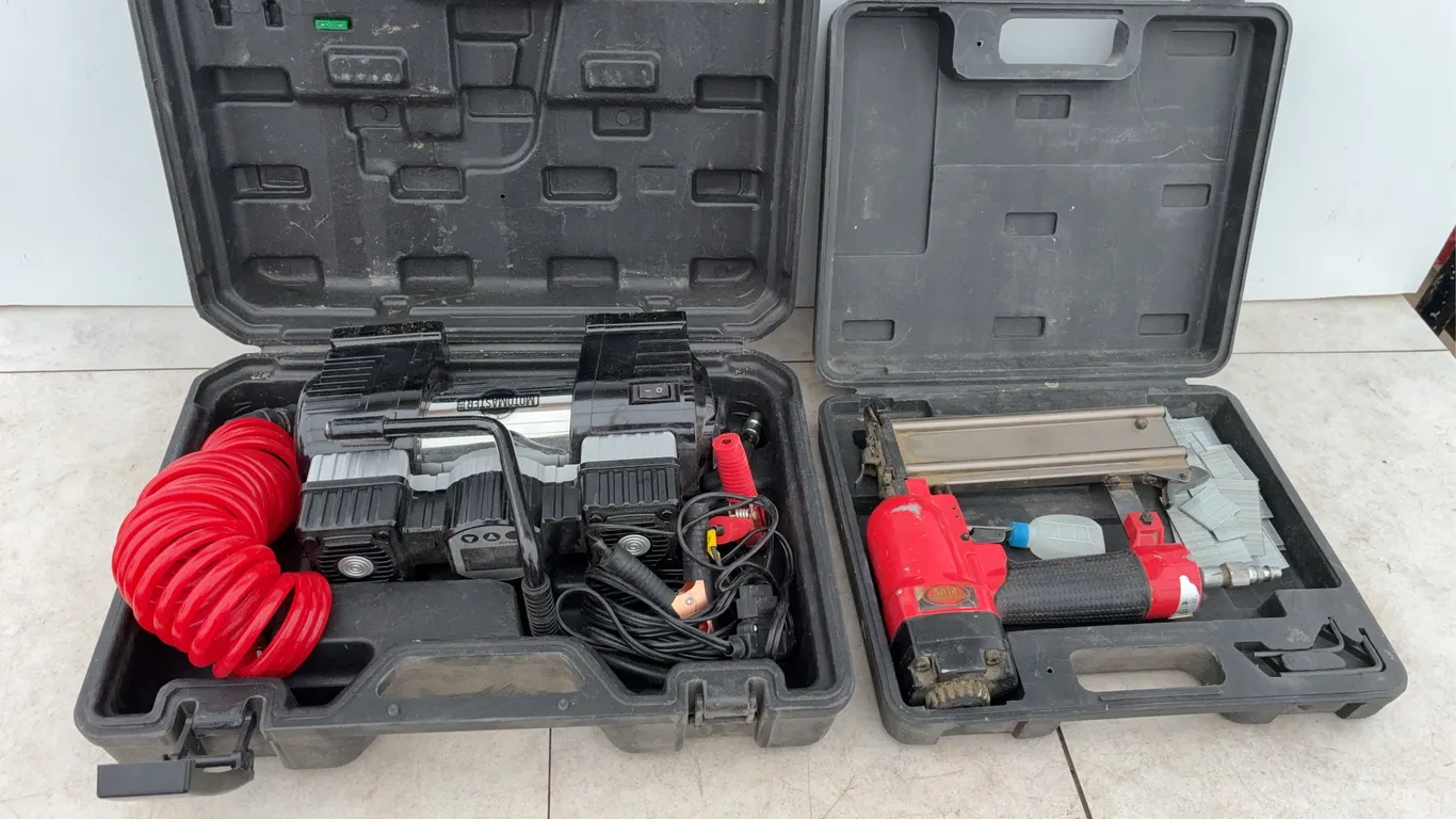 Brad nailer/stapler, moto master 12V air compressor, both work