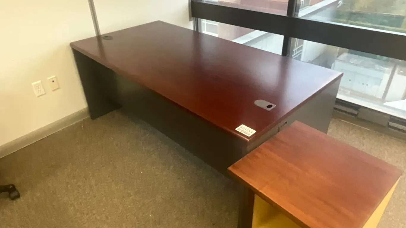 DESK W/ DRAWERS