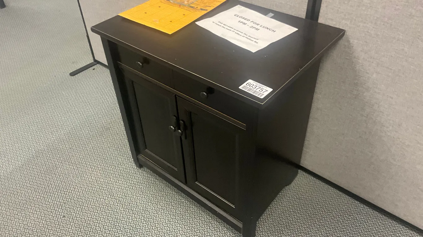 END TABLE W/ STORAGE CUBBIE