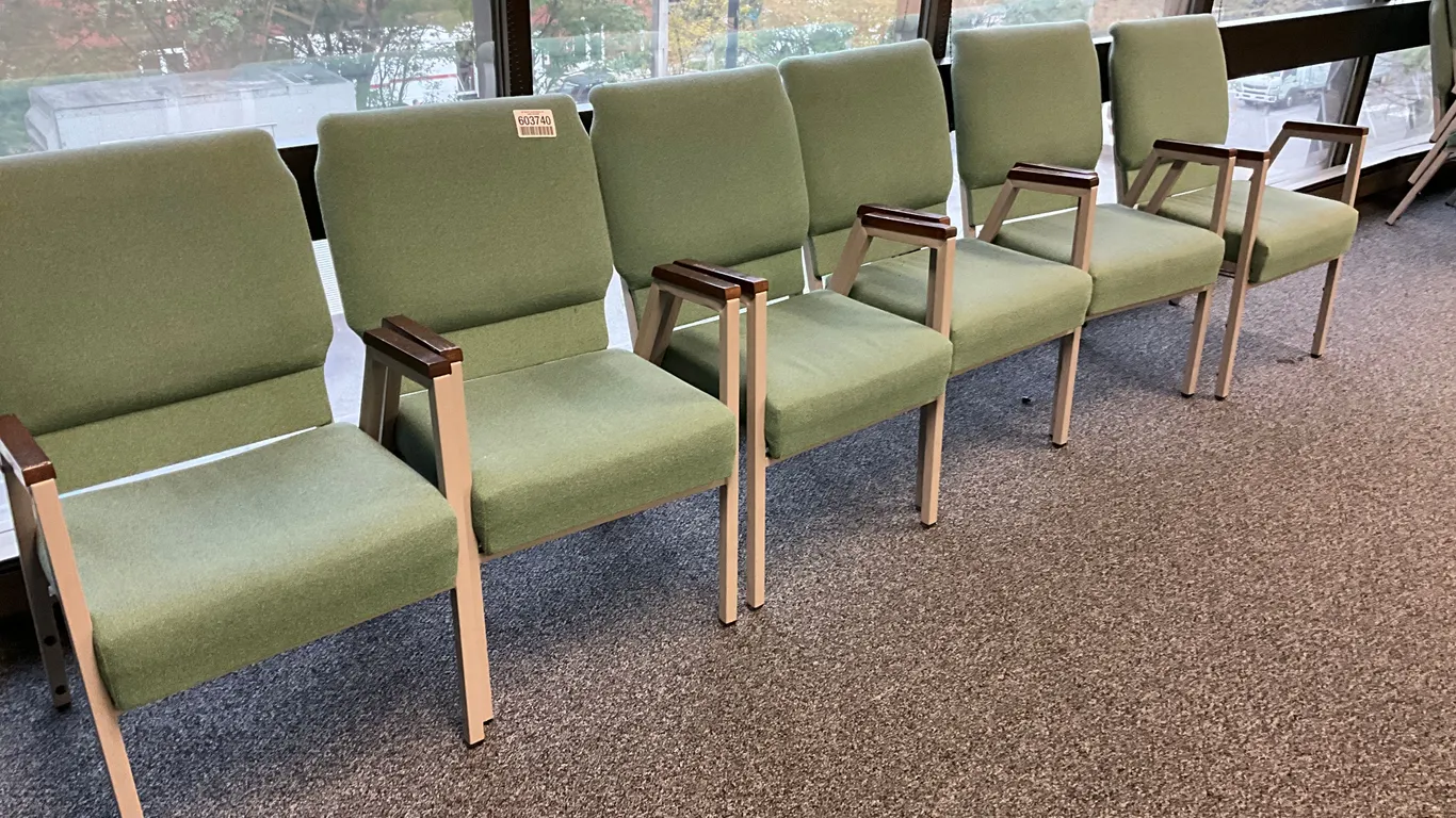 QTY OF (6) WAITING ROOM CHAIRS