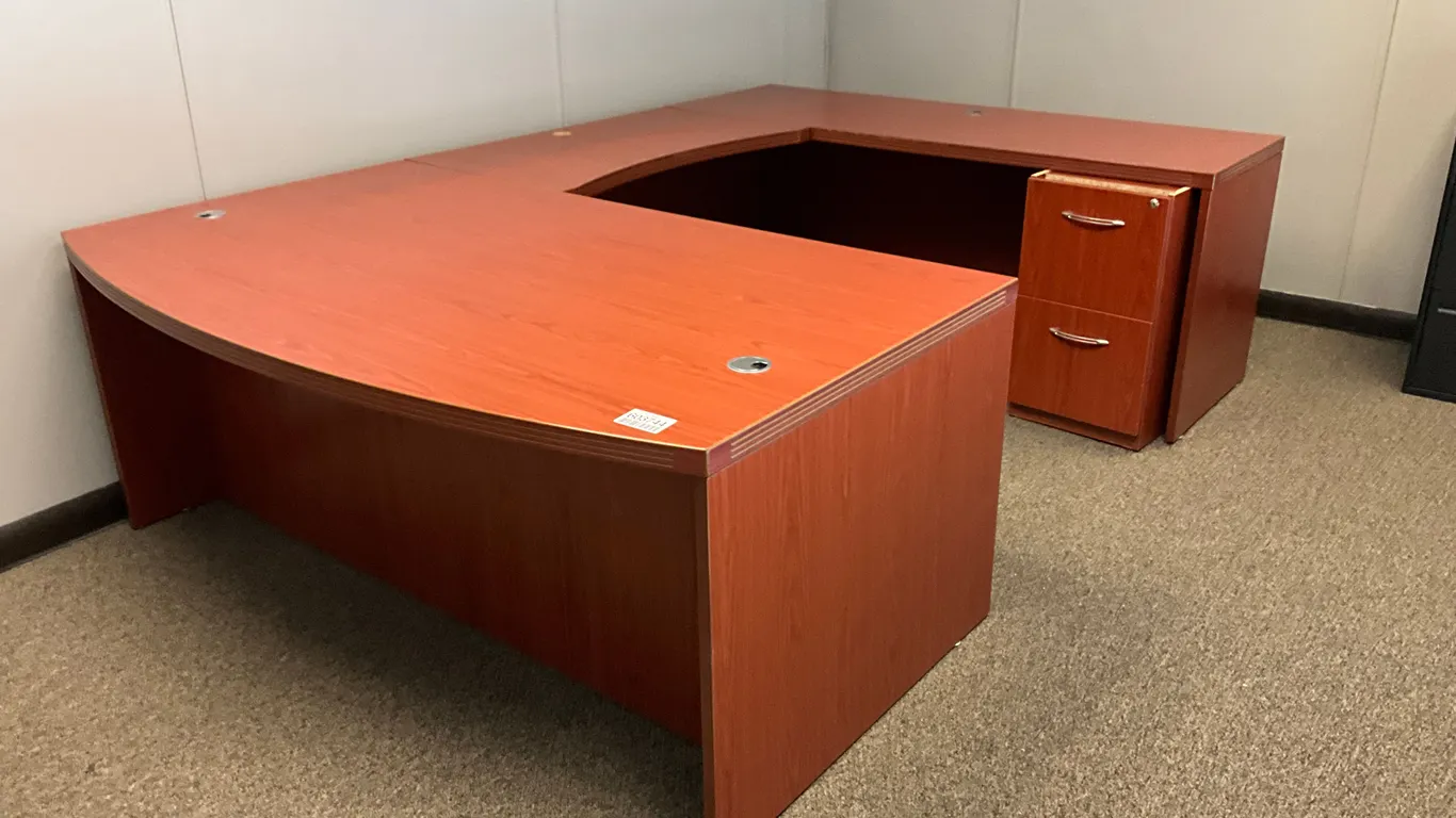 EXECUTIVE U-SHAPED DESK