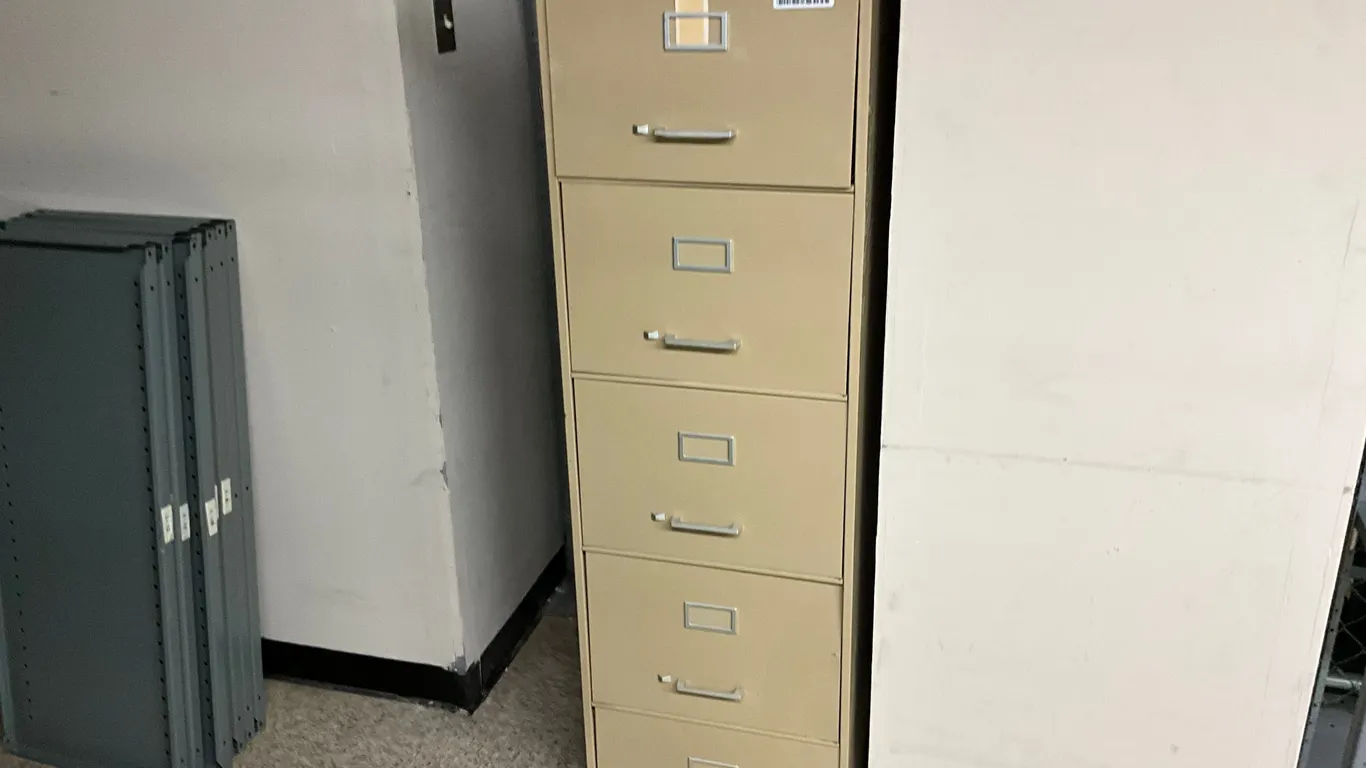5-DRAWER METAL FILING CABINET