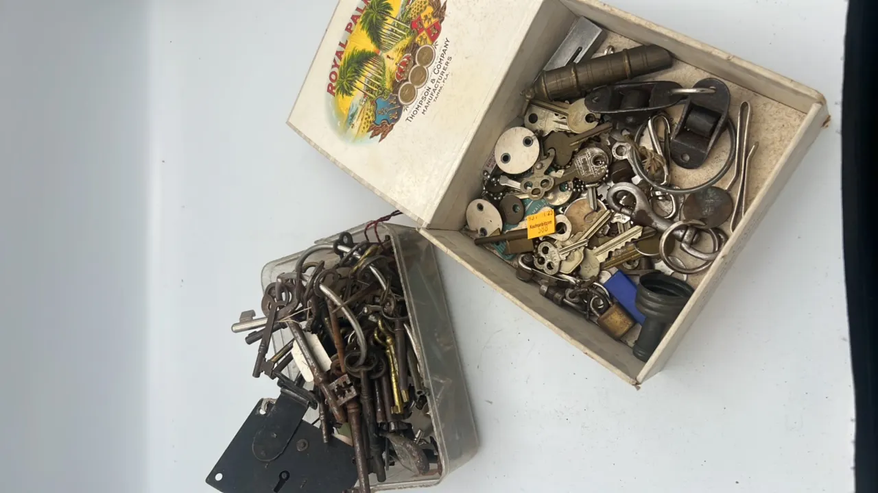 Assortment of Vintage Keys, Skeleton Keys