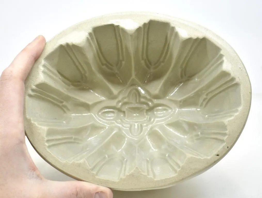 IRONSTONE JELLY MOULD