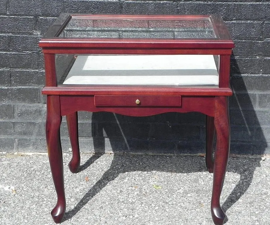 BOMBAY CO GLASS DISPLAY SHADOW BOX CURIO END TABLE