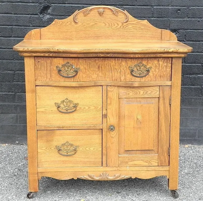 ANTIQUE VICTORIAN STYLE OAK WASHSTAND