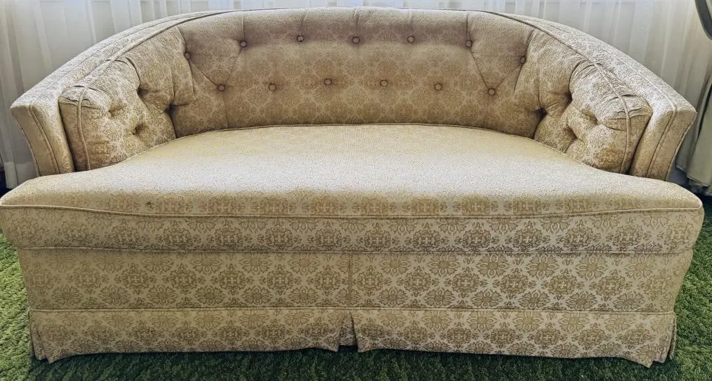 MUELLER BUTTON-TUFTED BARREL BACK LOVESEAT