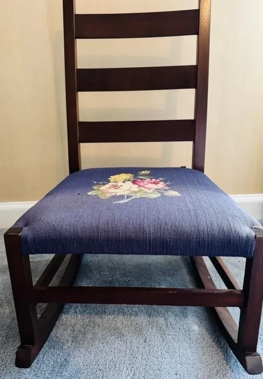 ARTS&CRAFTS LADDER BACK SEWING ROCKER NEEDLEPOINT