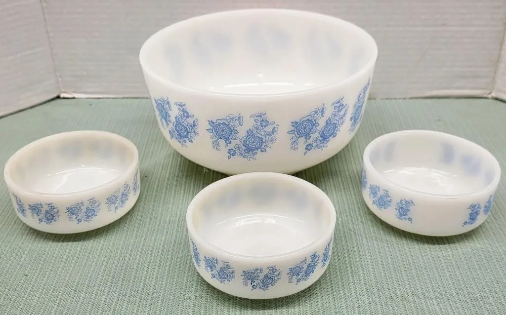 Federal Glass "Blue Roses" Chip & Dips Set