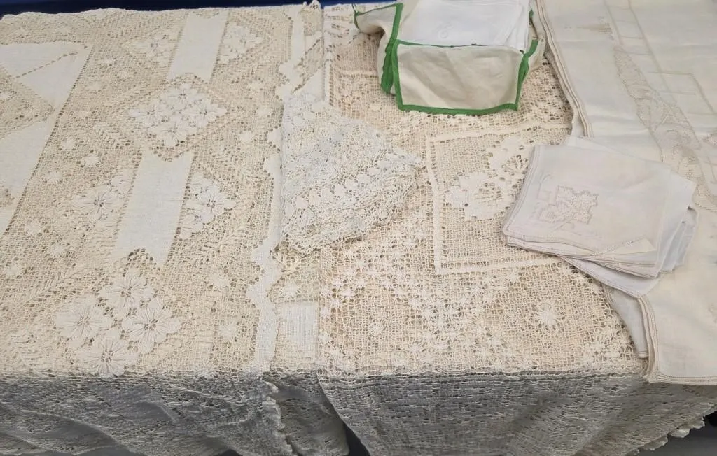Antique Lace Tableclothes