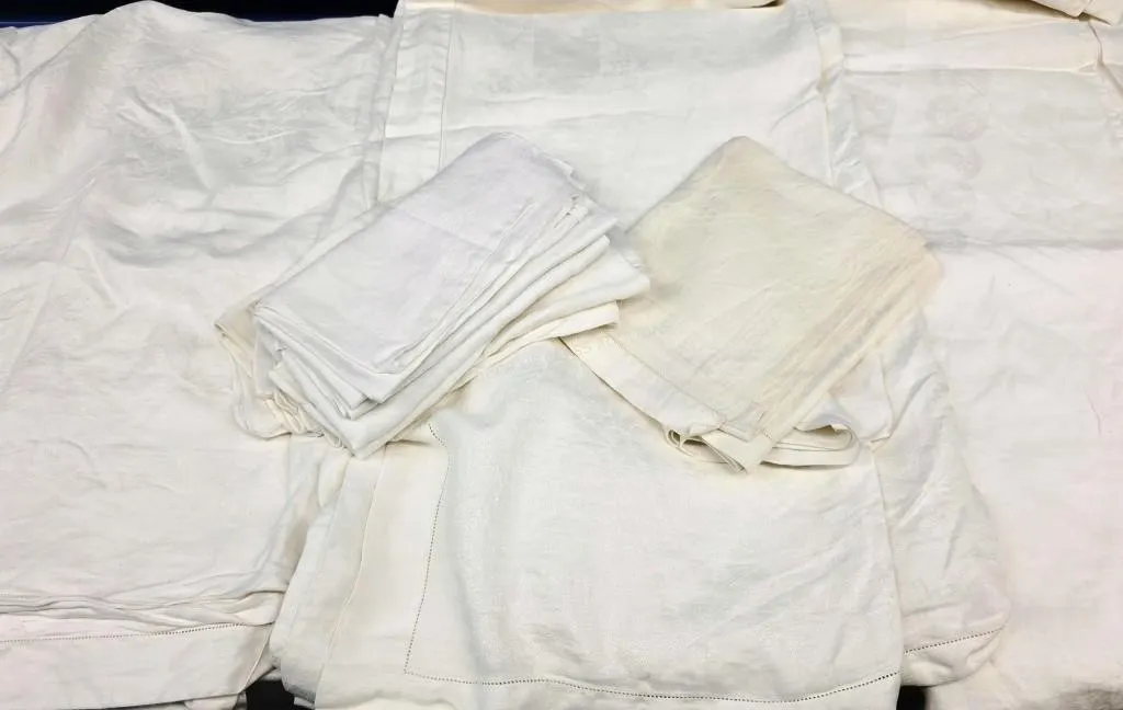 Vintage Linen Tableclothes & Napkins