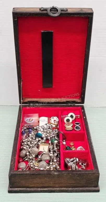 Vintage Jewellery Box & Contents