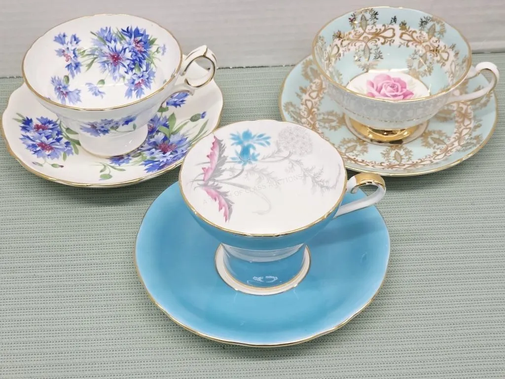 Vintage Teacups & Saucers