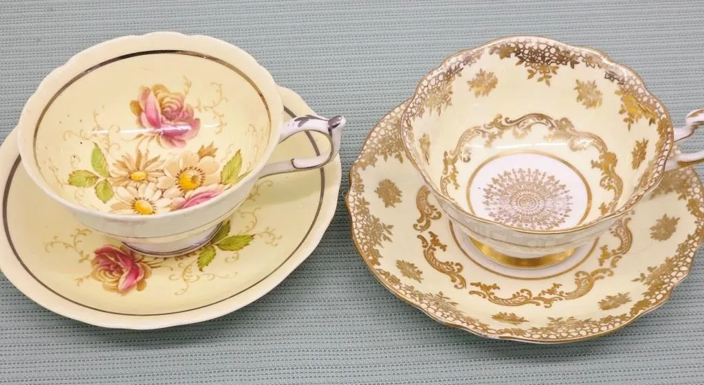 Vintage Paragon Double Warrant Teacup/Saucer