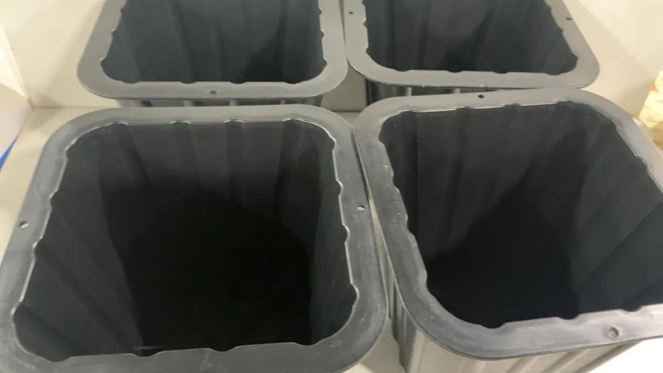 Square Plastic Nursery Plant Pots 4pk