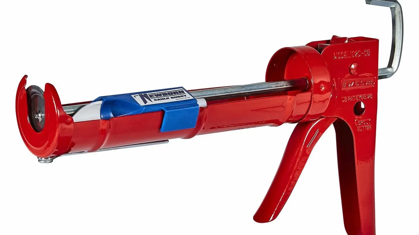 Newborn E-Z Thrust Caulking Gun 110 Gallon