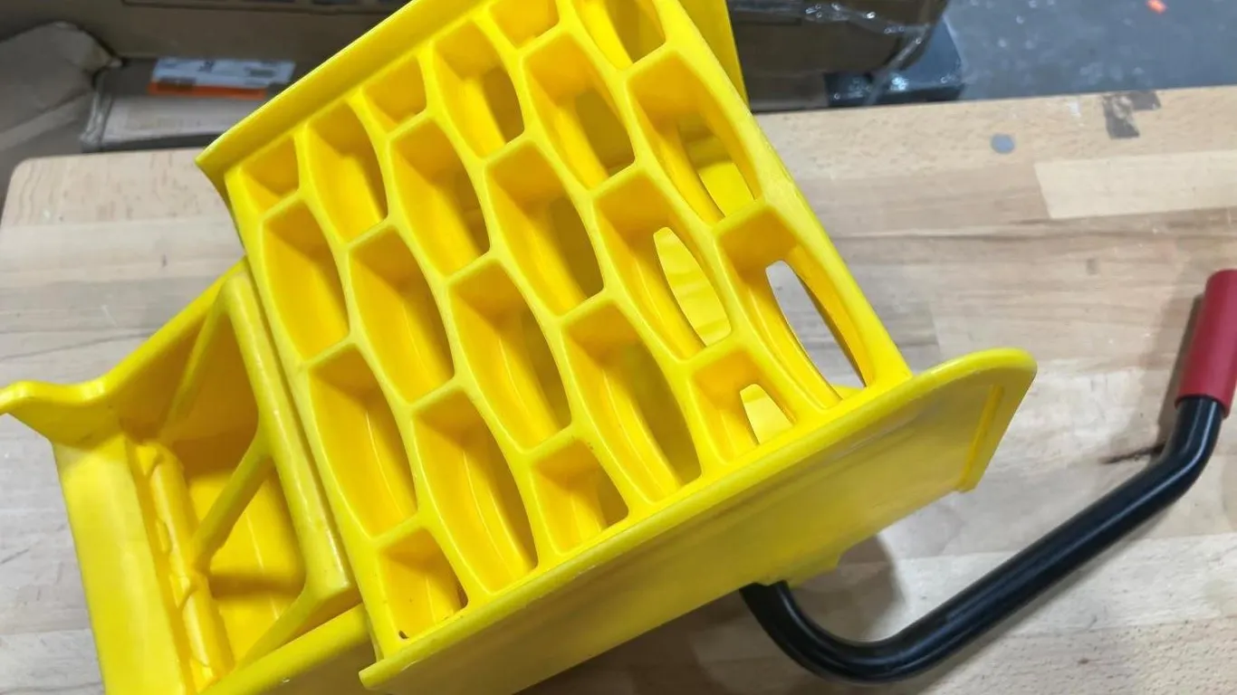 Rubbermaid WaveBreak Mop Bucket Replacement Head