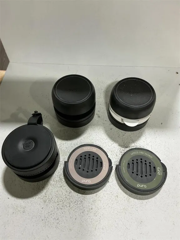 Pura Car Diffuser with 2 Fragrance Refills
