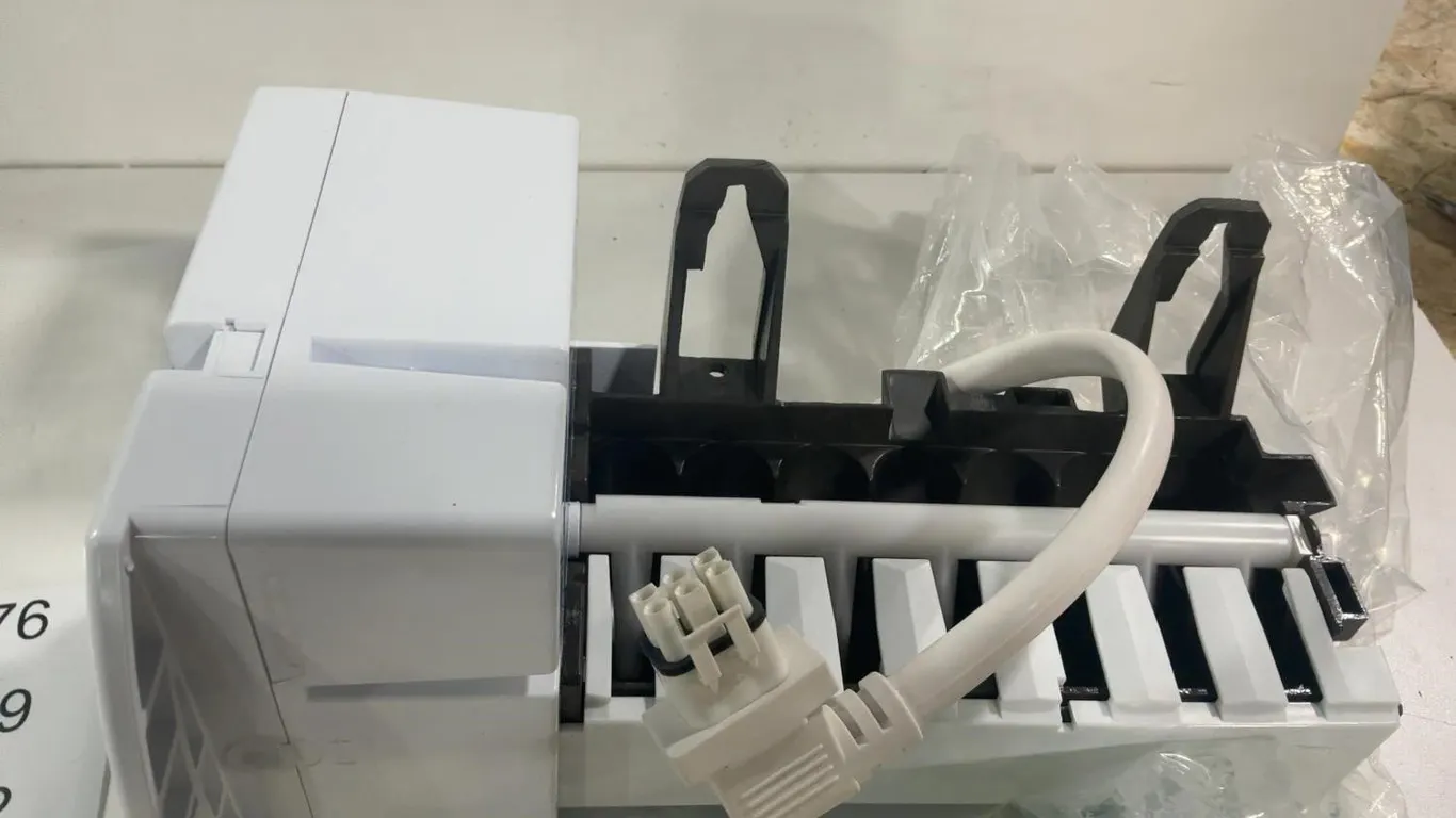 Refrigerator Ice Maker Assembly White