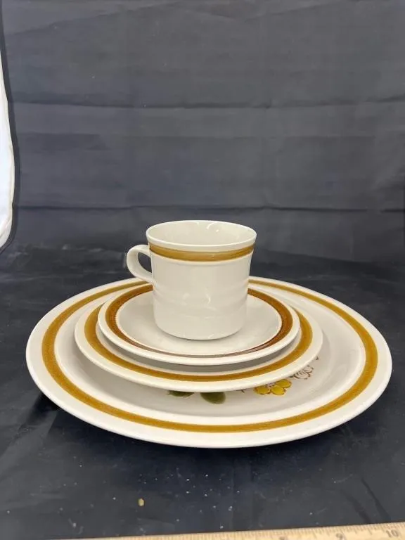 Pebblestone Stoneware Place Setting