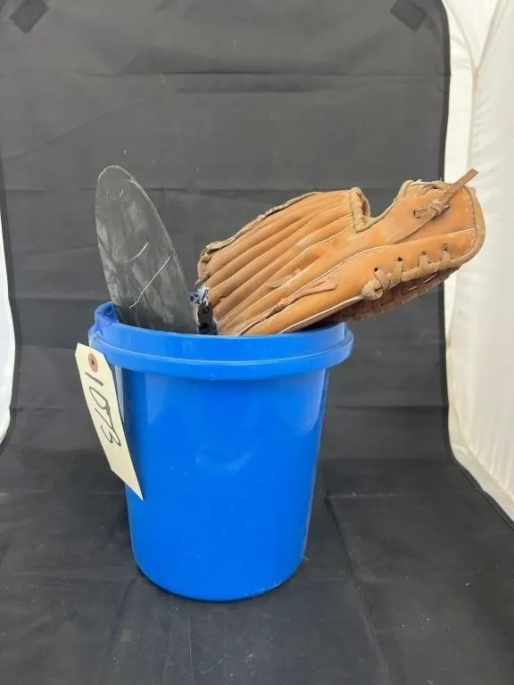 Baseball Glove - Chalk Line - Gaming Controller &
