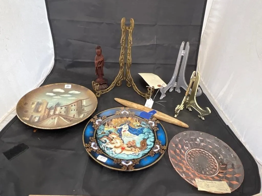 Plate Racks - Wood Carved Figure - Decorative Plat