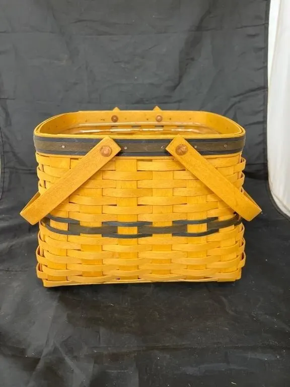 Longaberger Collector's Club Harbor Basket in box
