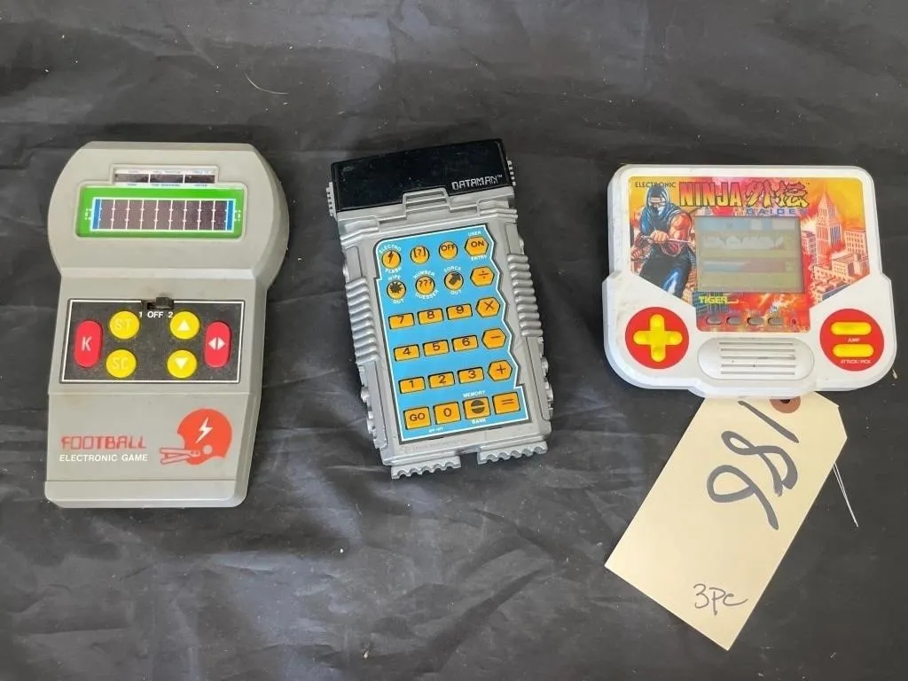 3 Pcs - Vintage Handheld Games & Texas Instruments