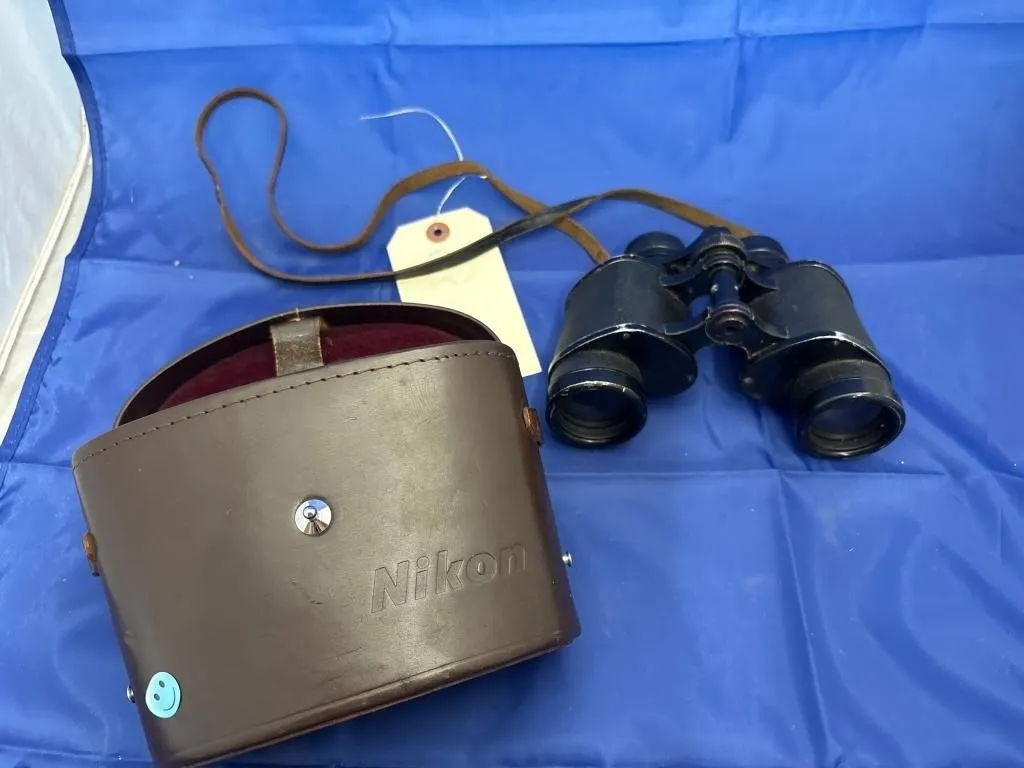 Nikon Vintage Binoculars - 9x35 w/Leather Case