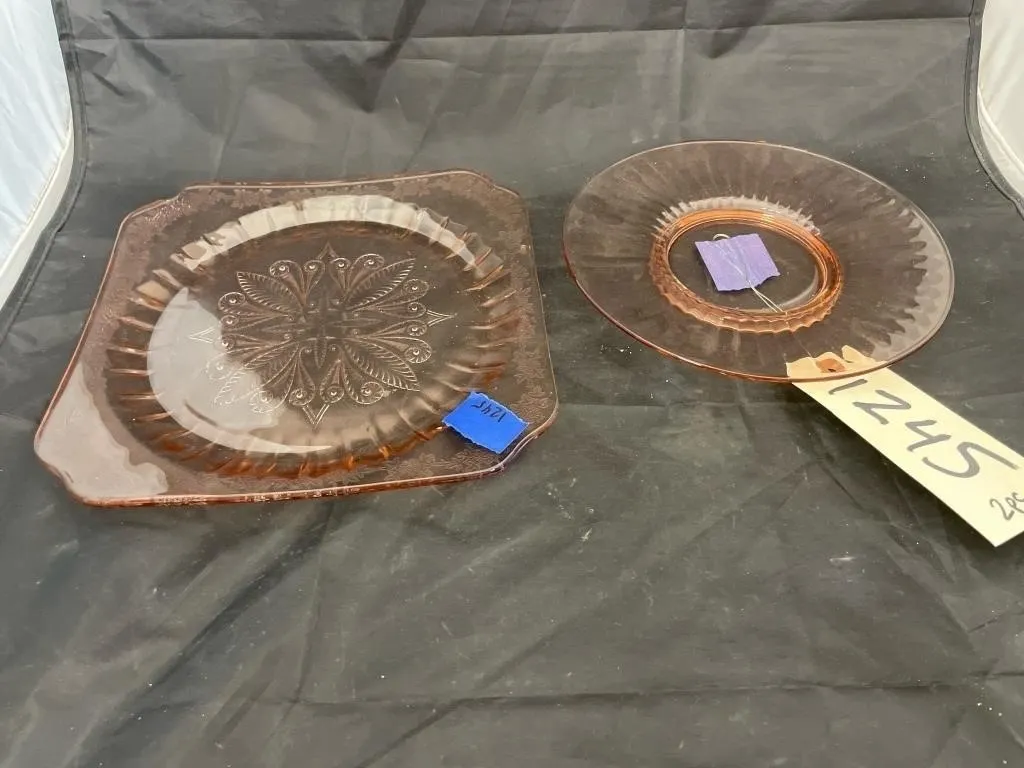 2 Pcs- Pink Glass Plates