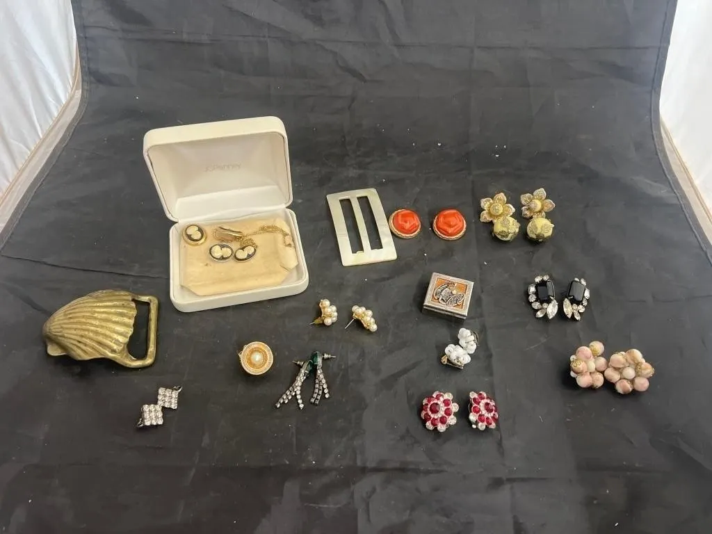 Assorted Fashion Jewelry