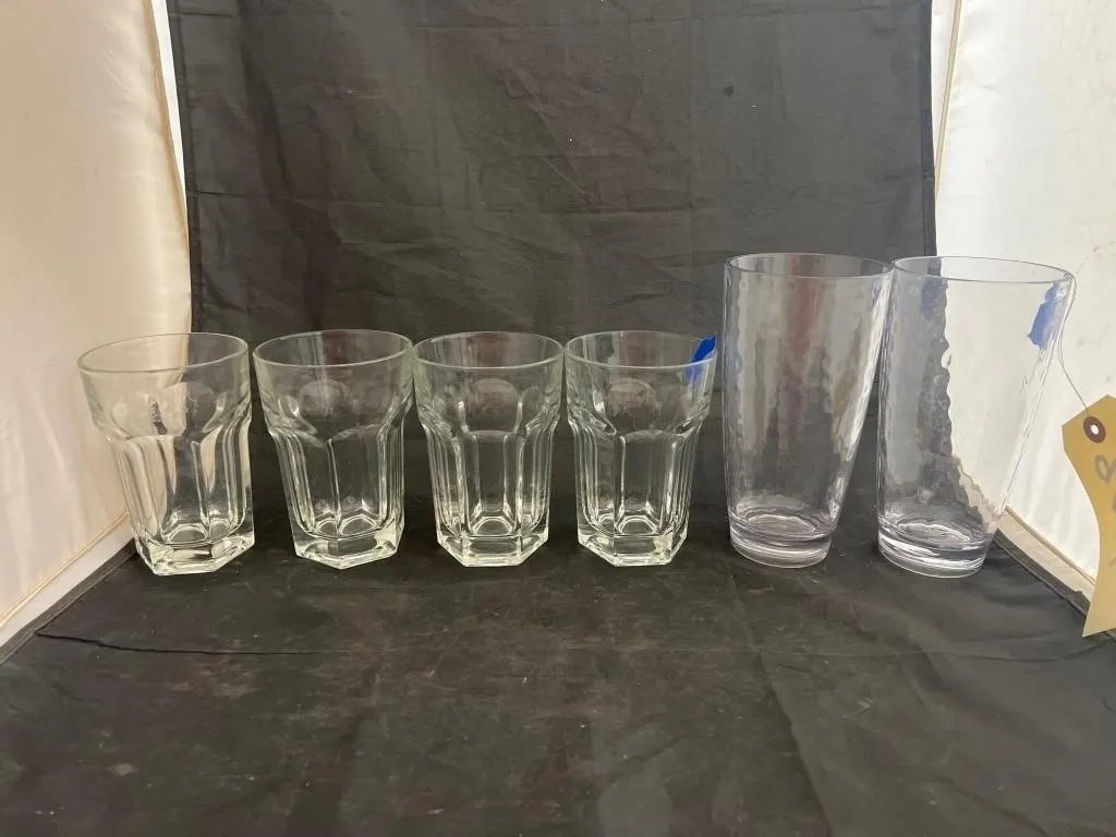 6 Pcs - Glass Tumblers & 2 Plastic Tumblers