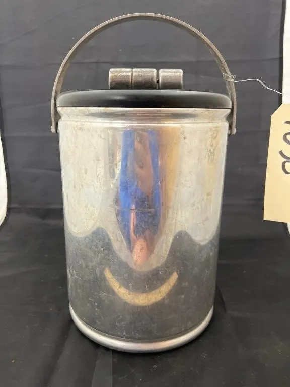 Metal Bucket w/Lid