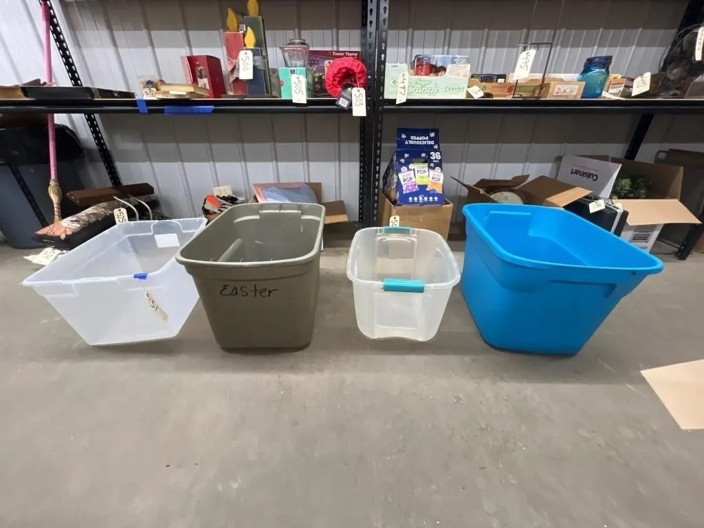 4 Plastic Totes